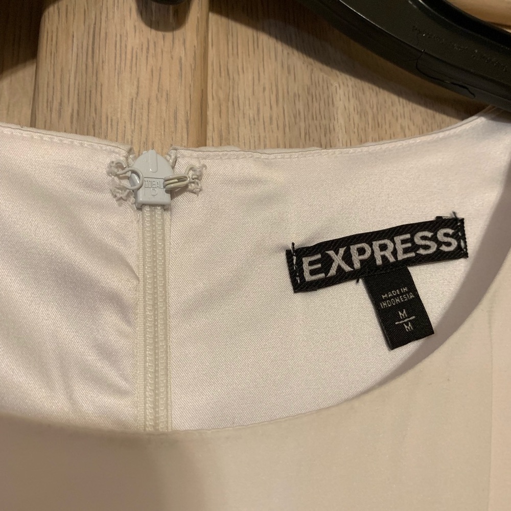 Express Top - Picture 2 of 3